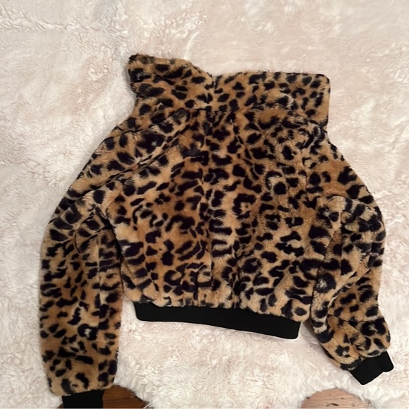 Crop Faux Fur Jacket - Picture 3 of 3